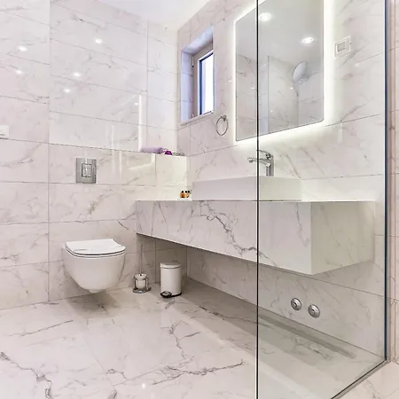 Crown 4* Budva